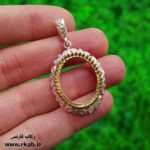 خرید اینترنتی قاب گردنبند نقره تاج طلایی رکاب فارسی